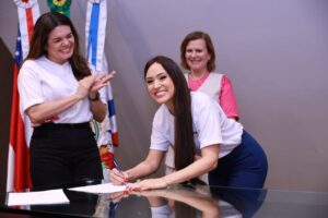 Alessandra Campelo empossa Yomara Lins e Nath Nascimento e fortalece Podemos em Manaus