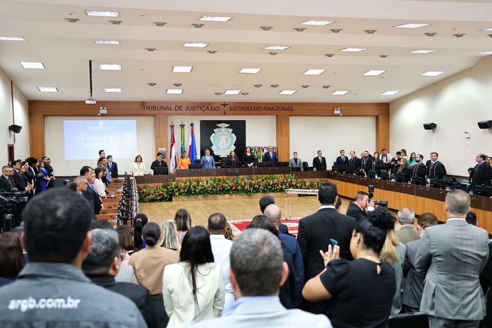 Corregedor do TCE-AM participa da posse de membro titular do TRE-AM