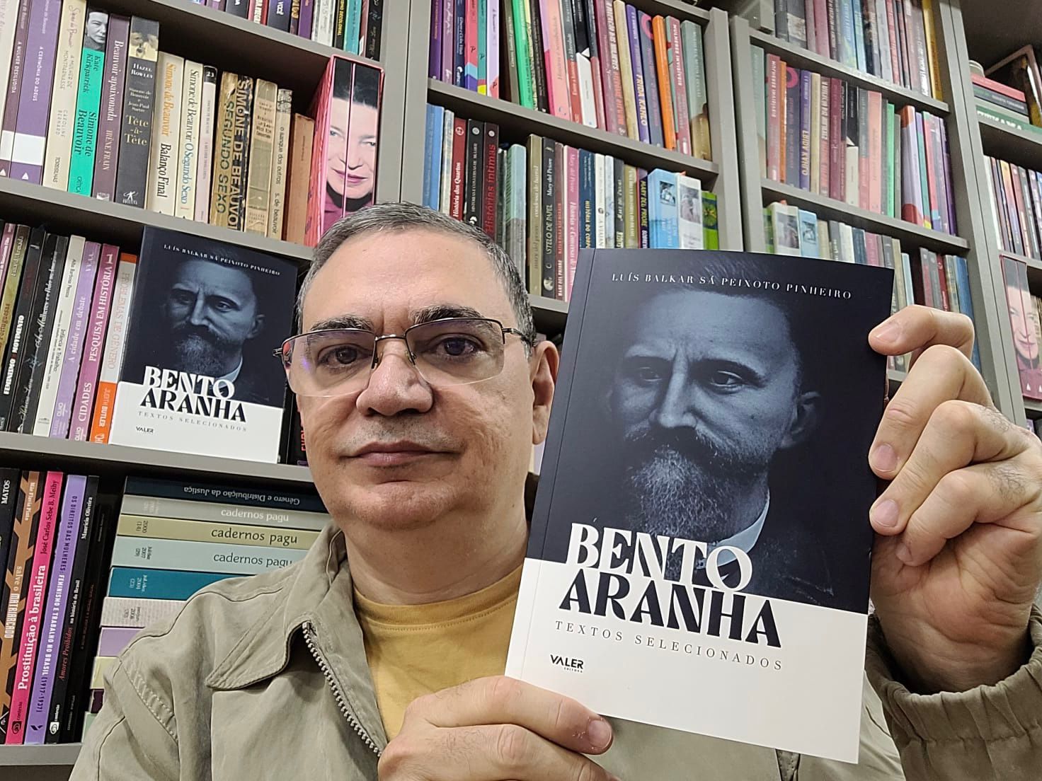 Luís Balkar lança livro 'Bento Aranha', no Icbeu nesta quinta