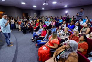 Servidoras da CMM recebem homenagem pelo Dia das Mães