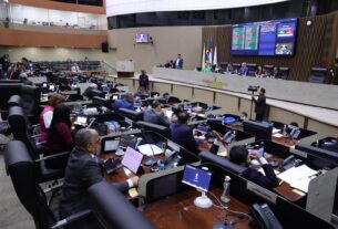 Vereadores debatem 21 Projetos de Lei durante Sessão Plenária na CMM