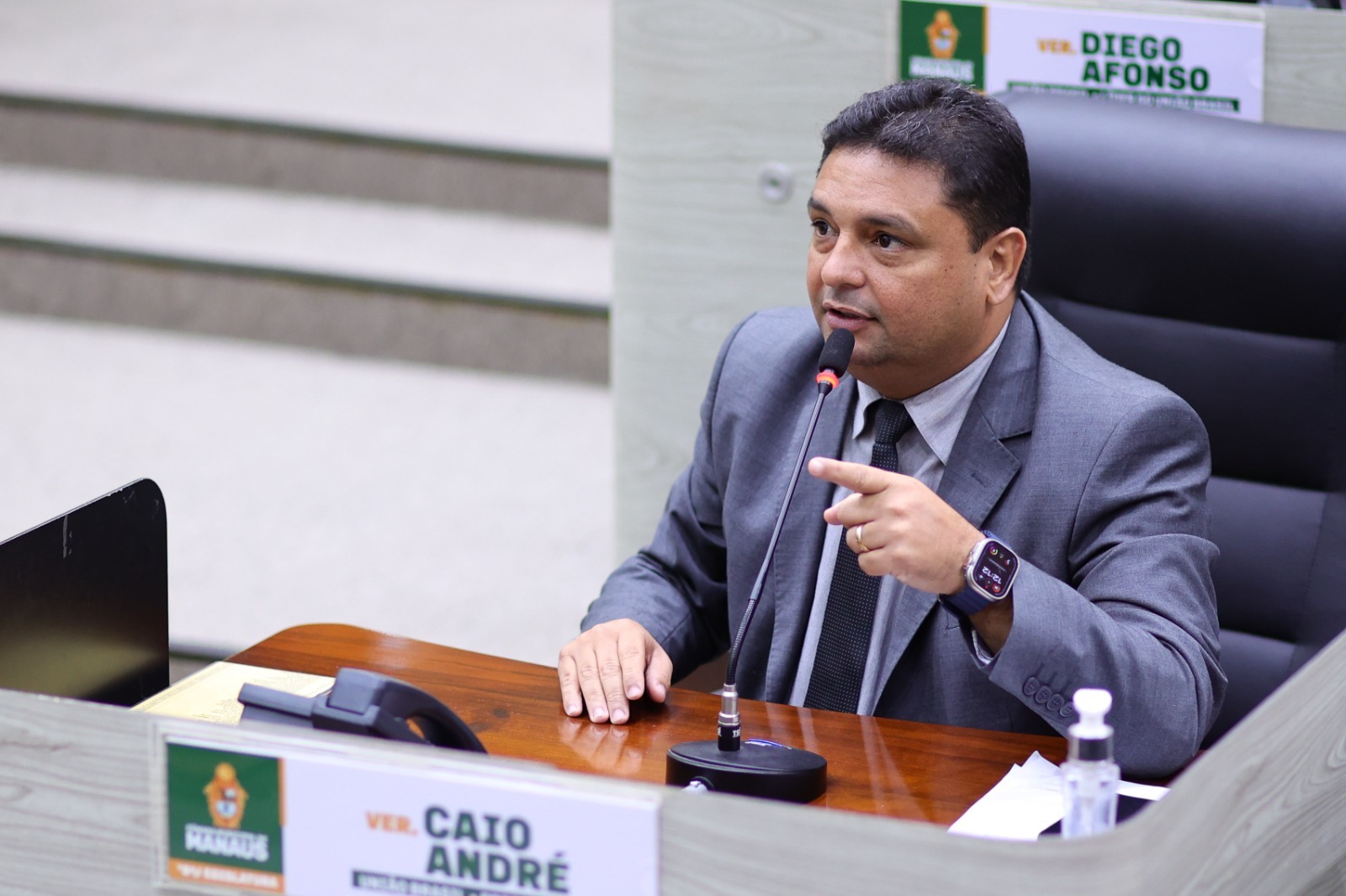 Caio André denuncia falta de manutenção em rede de drenagem na sede da Apae, zona centro-sul de Manaus