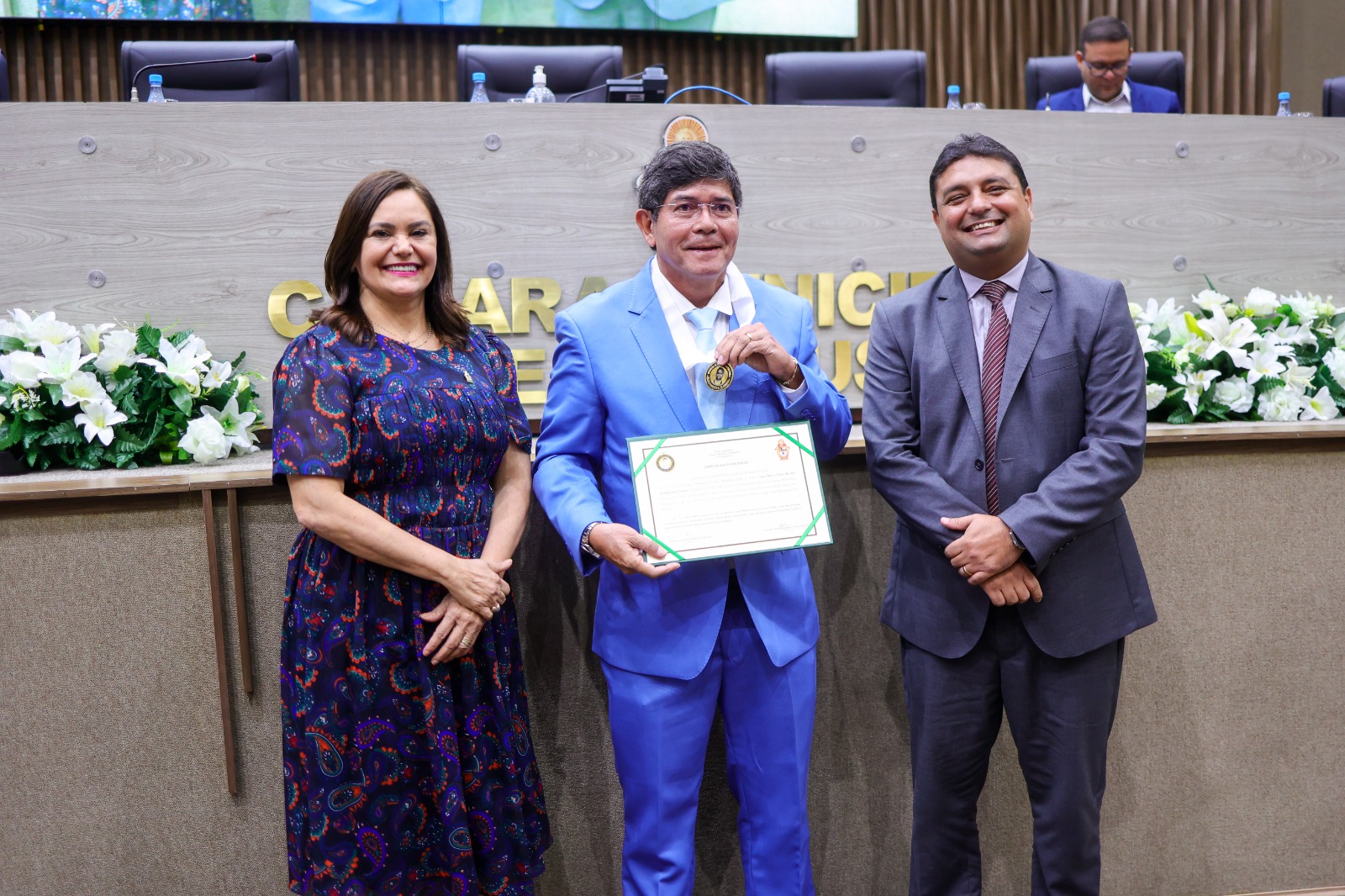 Câmara Municipal homenageia Bosquinho Poeta com entrega da Medalha de Ouro Rodolfo Vale