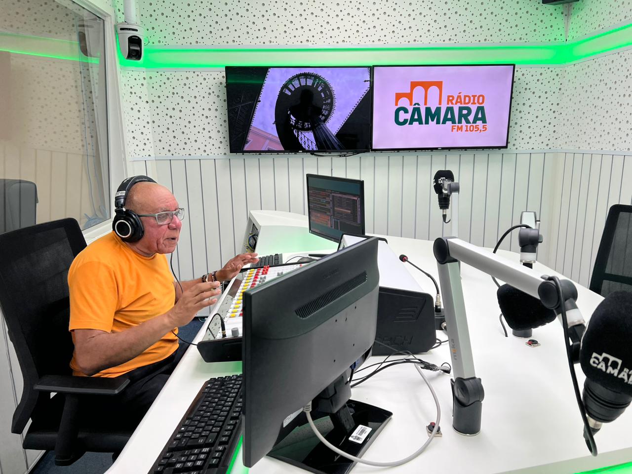 Em comemoração aos 5 anos, Rádio Câmara tem programação especial nesta quinta-feira (13/06)