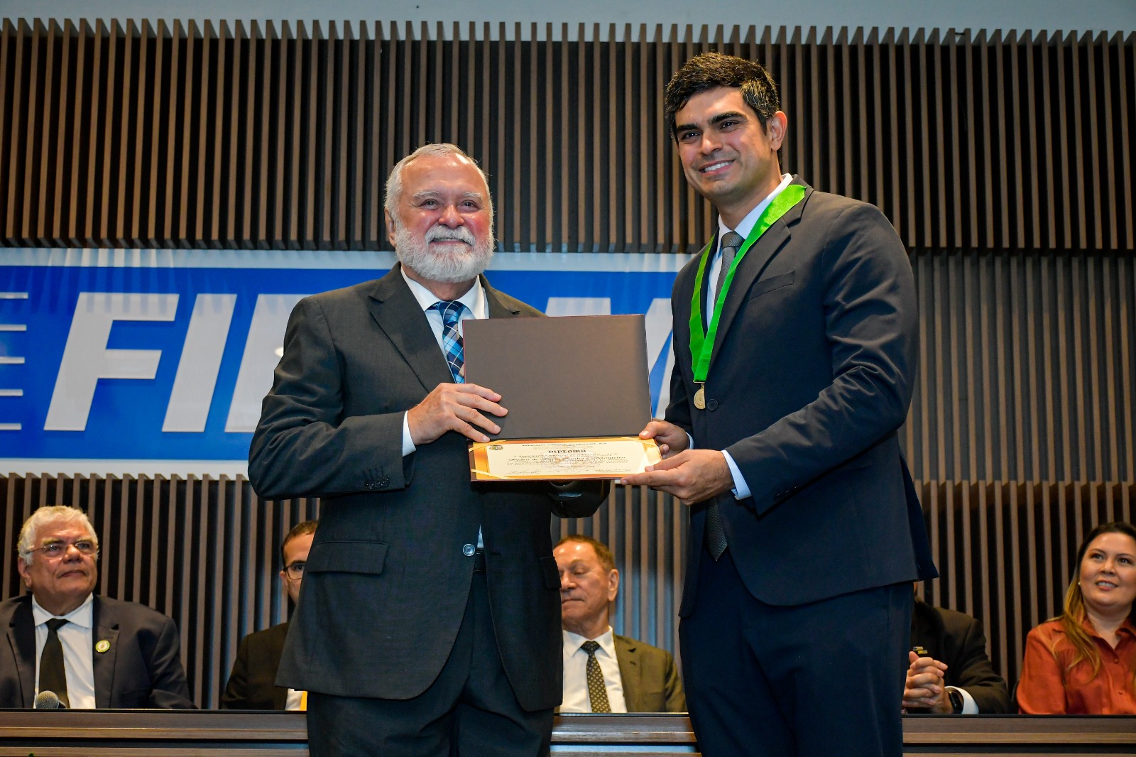 Empresário Pedro Monteiro é Homenageado Pela ACA com Medalha do Mérito Empresarial J. G. Araújo 2024