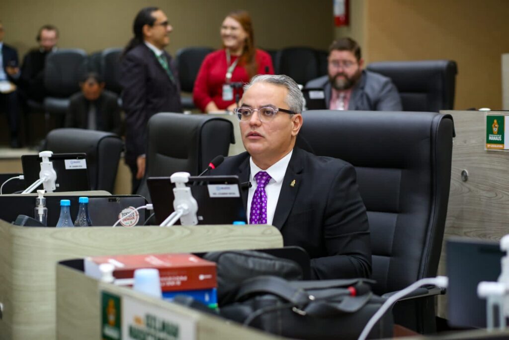 Lissandro Breval defende aprovação de requerimentos sobre transparência da gestão municipal