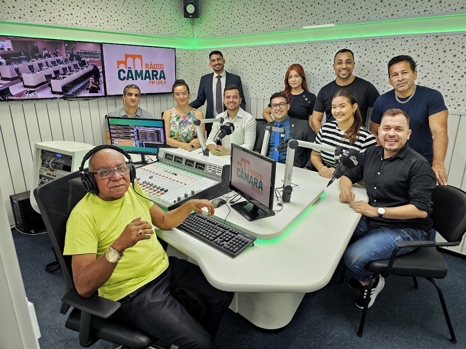 Rádio Câmara completa 5 anos com programação que leva informação e entretenimento aos manauaras