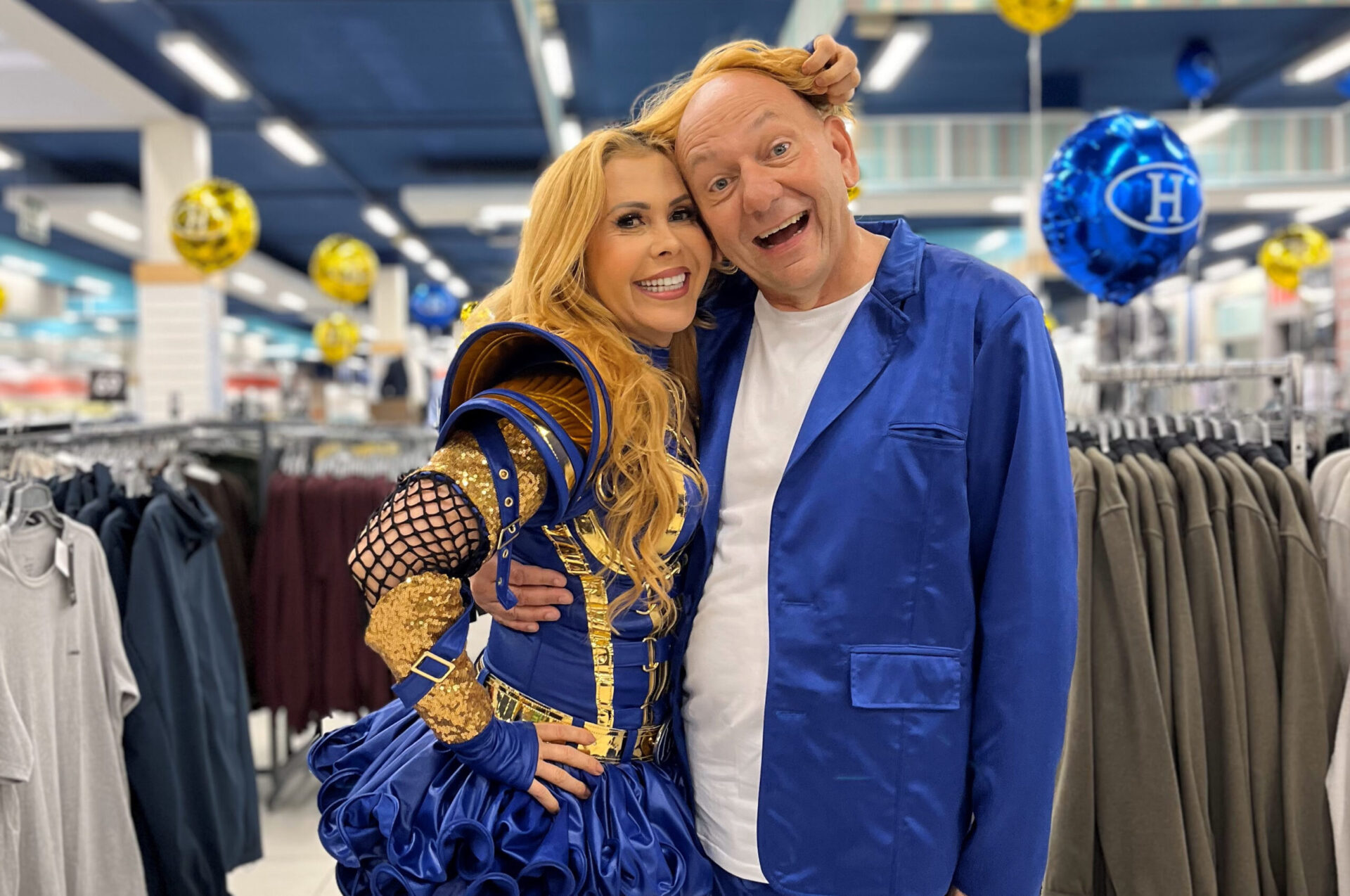 Luciano Hang e cantora Joelma surpreendem os fãs em novo comercial dos 38 anos da Havan