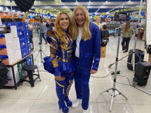 Luciano Hang e cantora Joelma surpreendem os fãs em novo comercial dos 38 anos da Havan