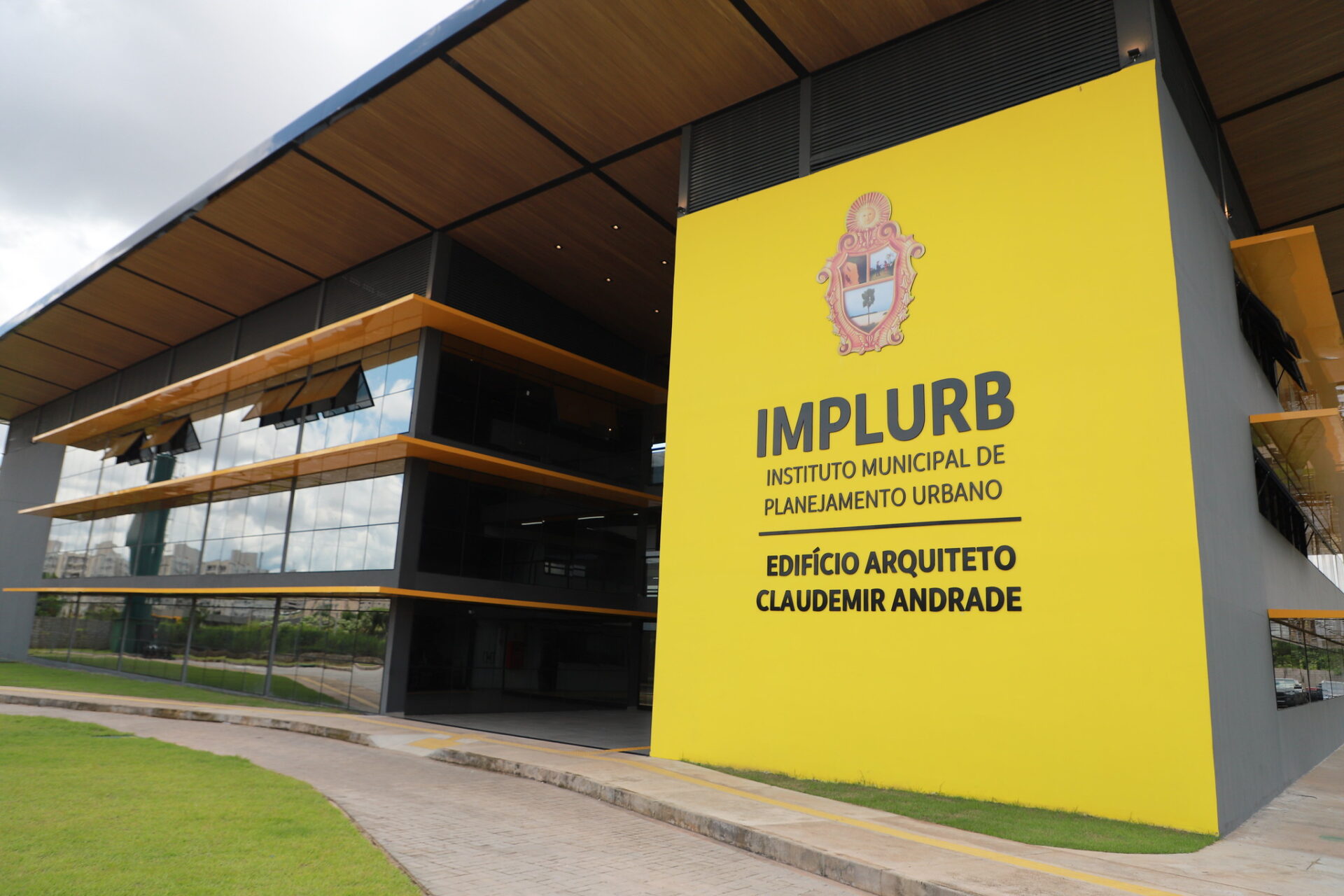 Implurb